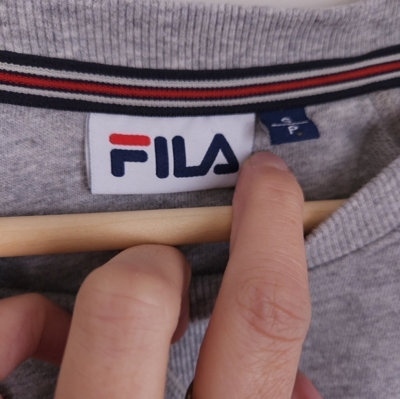 Grey Fila  crewneck - Picture 2 of 3